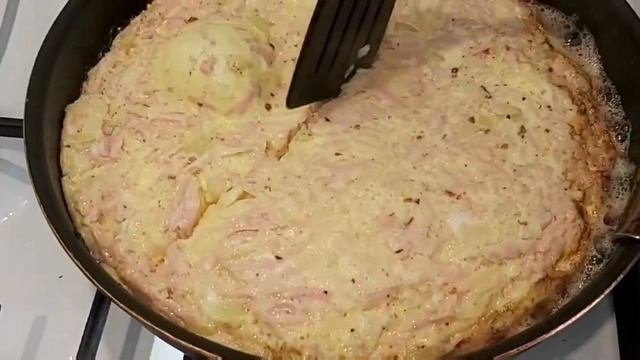 Как приготовить вкуснейший ОМЛЕТ С КОЛБАСОЙ И ЛУКОМ??