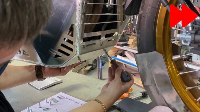 Suzuki V-Strom 800DE: GpMucci Thor skid plate assembly tutorial смотреть онлайн