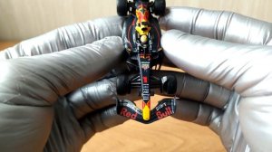 MINI GT 1:64 Oracle Red Bull Racing RB18#1