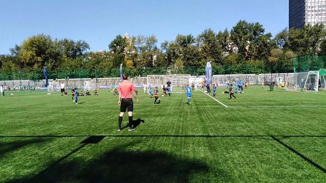 Турнир по футболу и прогулка по Москве смотреть онлайн