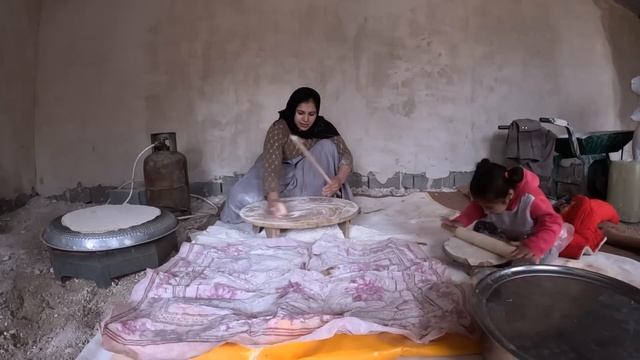 Rainy Day: Baking Local Bread and Savoring Pure Kebab with Sardar's Family and Sajjad's Cooperation смотреть онлайн