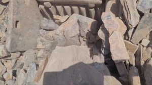 Строительство, дробление щебёнки