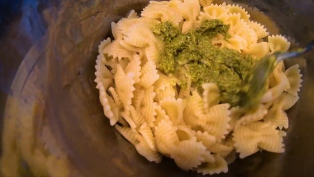 Макароны с песто и пармезаном! смотреть онлайн