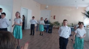 весёлый танец 5 а класса