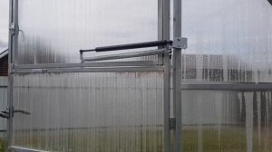 Термопривод Климат 100 в теплице.