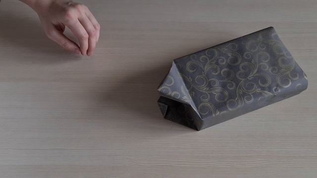 Как КРАСИВО УПАКОВАТЬ подарок в виде конфеты (на любой праздник)
