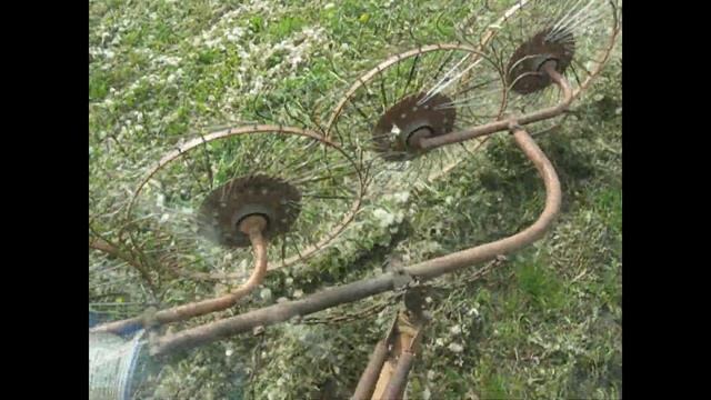 Грабарка згрібає люцерну смотреть онлайн