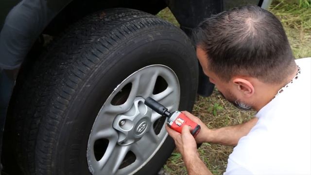 Milwaukee (2554-20) M12 Fuel 3/8" Stubby Impact Wrench REVIEW