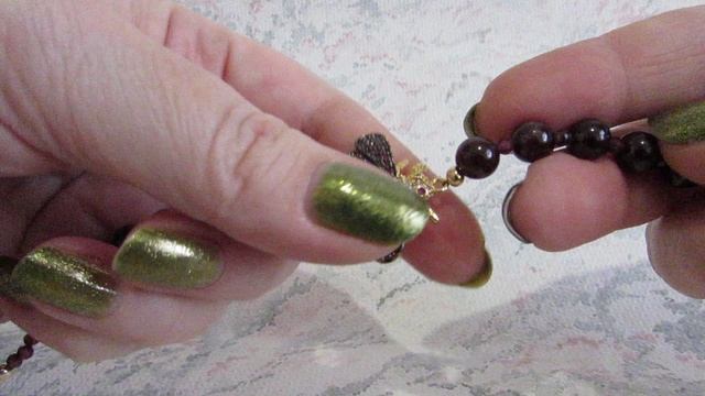 Браслет из натурального камня Гранат с бусиной Муха