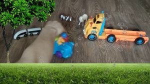 Синий трактор и животные с фермы нашли потерявшийся поезд.mp4