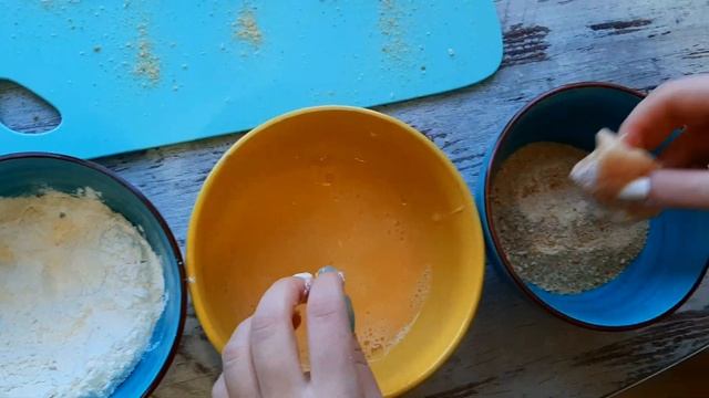 Куриные наггетсы дома. Chicken nuggets.Как приготовить куриные наггетсы в домашаних условиях. смотреть онлайн