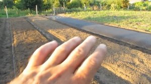 Делаем грядки для клубники под агроволокно (2020.08.06).