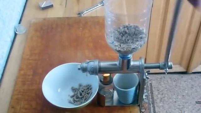 Испытание ручного маслопресса