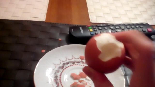 Как быстро почистить яйцо смотреть онлайн