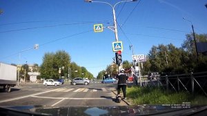 Интересно. Какая мощность двигателя у этого самоката?!