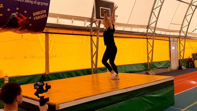 Юля (Salsa club Odessa) bachata lady style на Коблево сальса уикенд 2019 смотреть онлайн