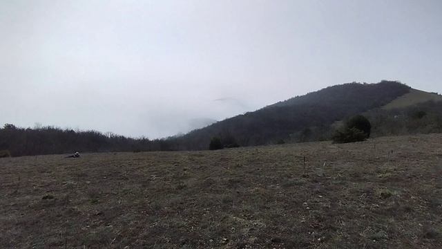 Седловина горы Перчем. Миндальная роща. Туманный Крым. Прогулка в горы. Март 2023.