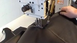 FROMAC F-205R Одноигольная рукавная швейная машина с тройным продвижением для шитья шнуром