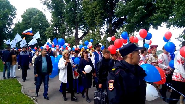 День России/12.06.2016/Парад  Ассамблея народов России/Ярославль ( безкомментарий ) смотреть онлайн