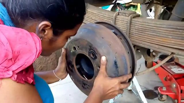 Mahindra Bolero Pickup Rear Brake Overhaul || Telugu смотреть онлайн