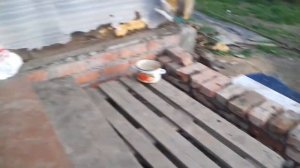НАЧАЛО СТРОИТЕЛЬСТВА КИРПИЧНОГО ЦОКОЛЯ В 1 КИРПИЧ
