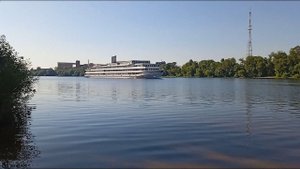 Теплоход "Кронштадт" прибывает в Тверь. 12.07.2024