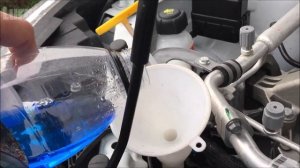 How to fill up Windshield Wiper Fluid on Renault Kadjar