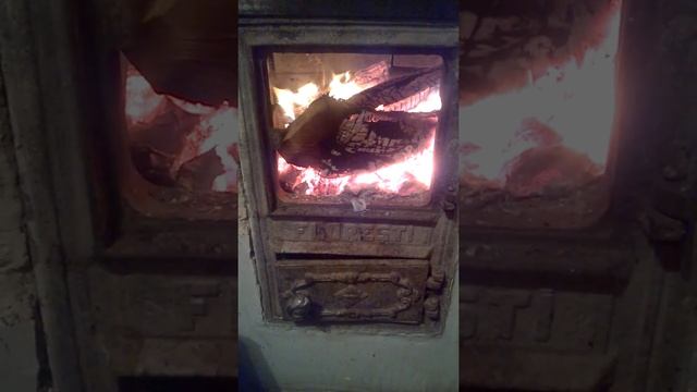 Разожгём огонь в печи- будет нам тепло зимой.