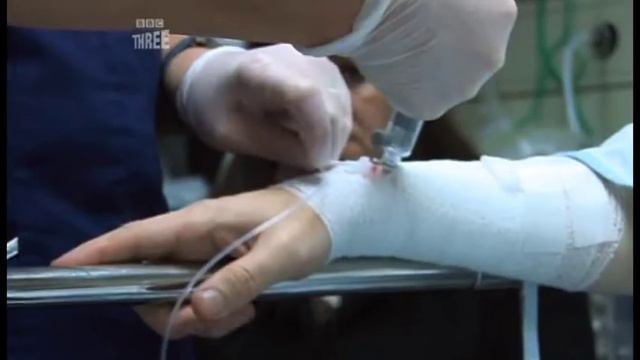 My heart attack live on BBC (Trauma). 18/11/2005. смотреть онлайн