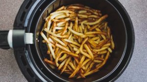 Big Mistakes Everyone Makes When Cooking Fries In An Air Fryer