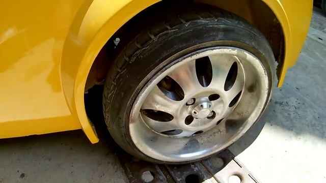 Заз 965 часть 4 (снятие тормозных трубок) смотреть онлайн