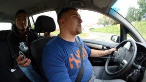 Семейный комфорт или молодежный драйв: сравнительный тест минивена и седана