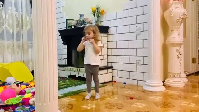 Песенка для детей. Детская песня. У жирафа пятна. Утренняя зарядка. смотреть онлайн