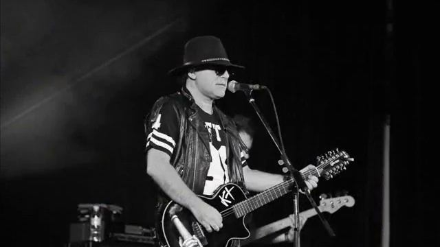 Крематорий-Веселый ансамбль,Без крыльев,как дым! смотреть онлайн