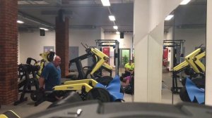Жим на трицепс сидя 340кг  в тренажере Technogym Seated Dip #340кг