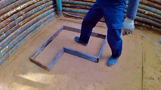 Dugout project. Poured the foundation for the stove.Проект землянка.Залили фундамент для печки. смотреть онлайн
