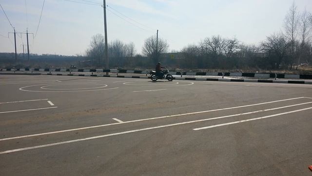 Восьмерка на мотоцикле - жалкие потуги смотреть онлайн