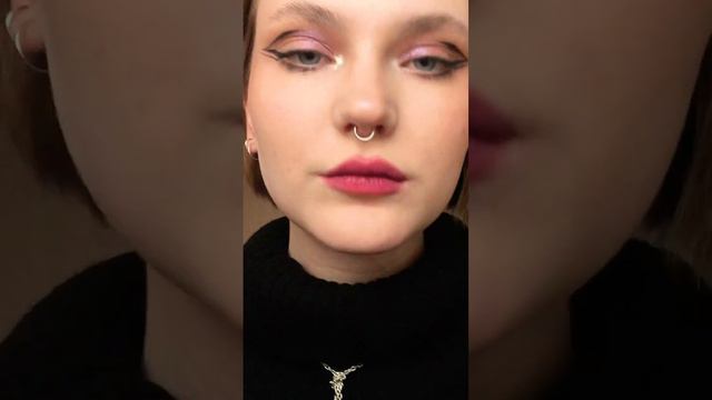 Когда у меня спрашивают какой помадой я пользуюсь я правда не знаю что ответить  макияж