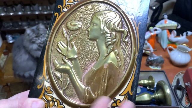 Строители пожалели это выбросить из квартиры! Люди, берегите память! смотреть онлайн