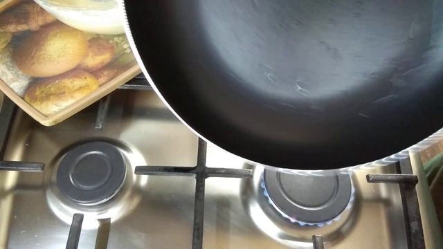 Блинчики с творогом и изюмом.