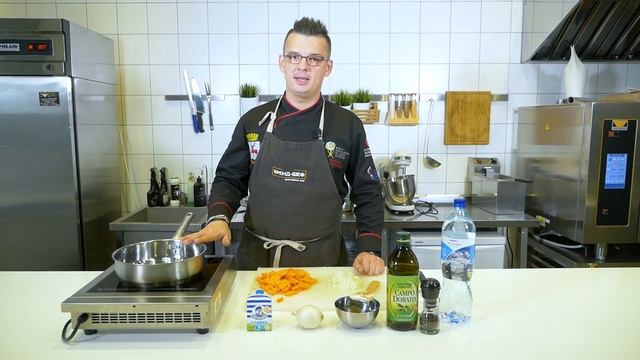 Курица с пюре из батата и устричным соусом смотреть онлайн