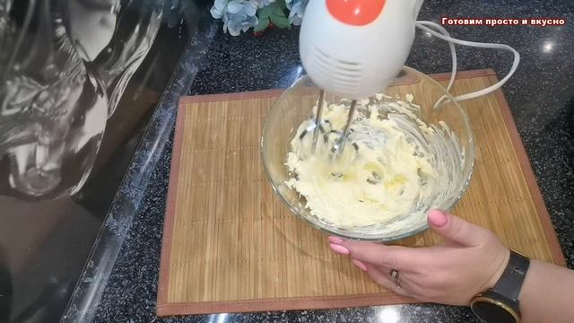 самый БЮДЖЕТНЫЙ бисквитный рулет со сгущенкой!!! / THE SIMPLEST sponge roll with condensed milk!!! смотреть онлайн