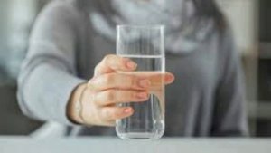 СТАКАН ГОРЯЧЕЙ ВОДЫ НАТОЩАК: ПОЛЬЗА ИЛИ ВЫМЫСЕЛ????