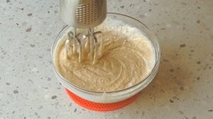 Сочный манник с яблоками и орехами