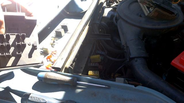 Блок предохранителей ВАЗ 2105 - 2107 нового образца нет зарядки и причина смотреть онлайн