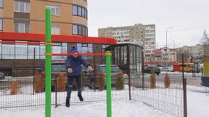 КАК НАУЧИТЬСЯ КРУТИТЬ ЛУНУ НА ТУРНИКЕ