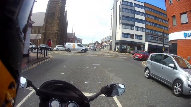 Suzuki Bandit 600 Vs Pedestrians (Compilation No 4) (Featuring Woman Almost Hit By Car) смотреть онлайн