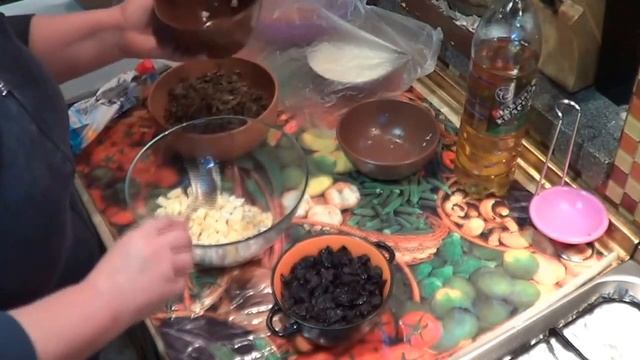 Грибной Салат С Сыром и Черносливом. Вкусные Праздники смотреть онлайн