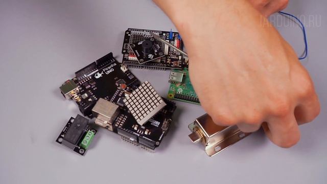 IoT (Интернет вещей) на Raspberry Pi + Соединяем Arduino и Raspberry Pi через Интернет смотреть онлайн