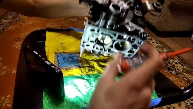 Нива ,западает пидаль газа ,держит обороты ,западает дроссельной заслонки карбюратора Солекс 73 смотреть онлайн